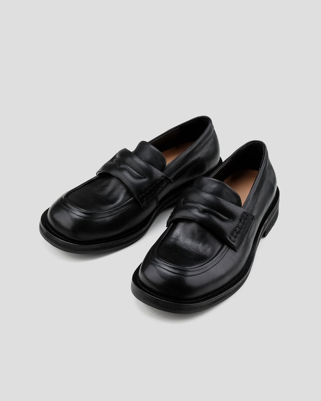 Elegant Minimalist Leather Loafers Hover Image