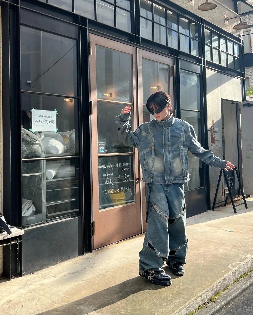 【25s Mar.】 Trendy Cutout Jeans