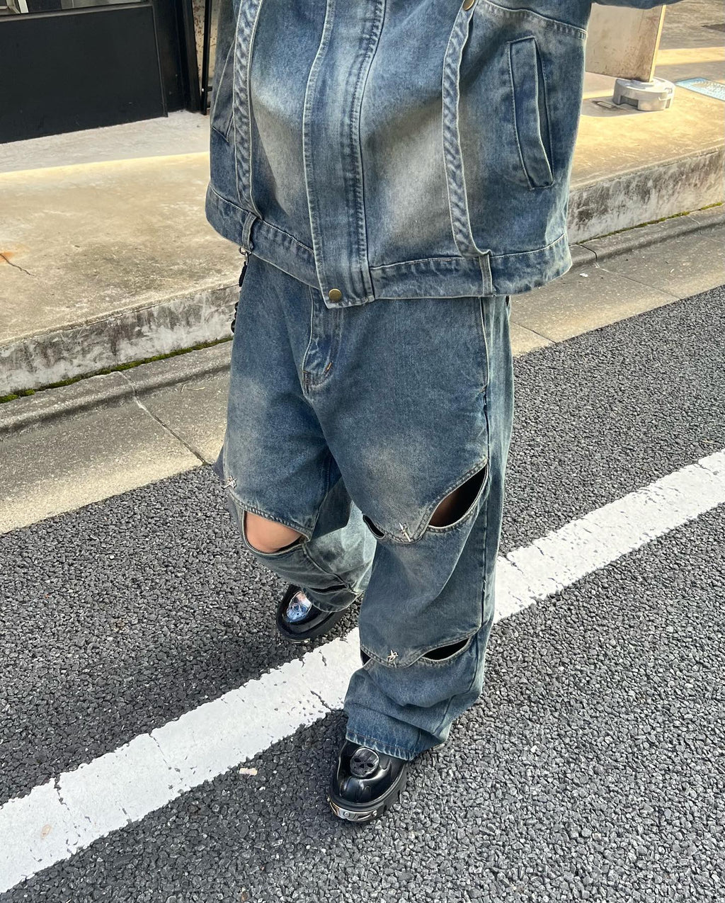 【25s Mar.】 Trendy Cutout Jeans
