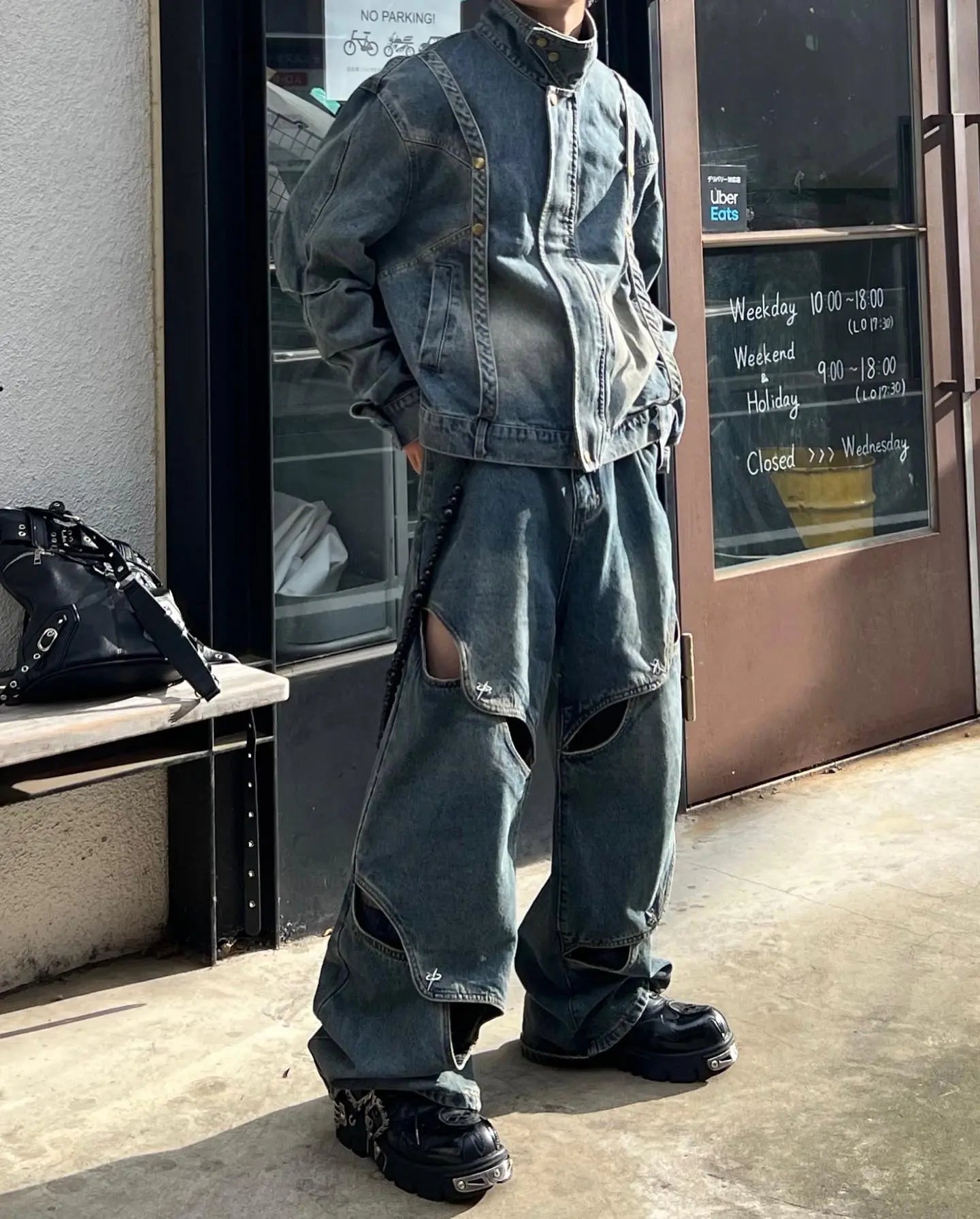 【25s Mar.】 Trendy Cutout Jeans