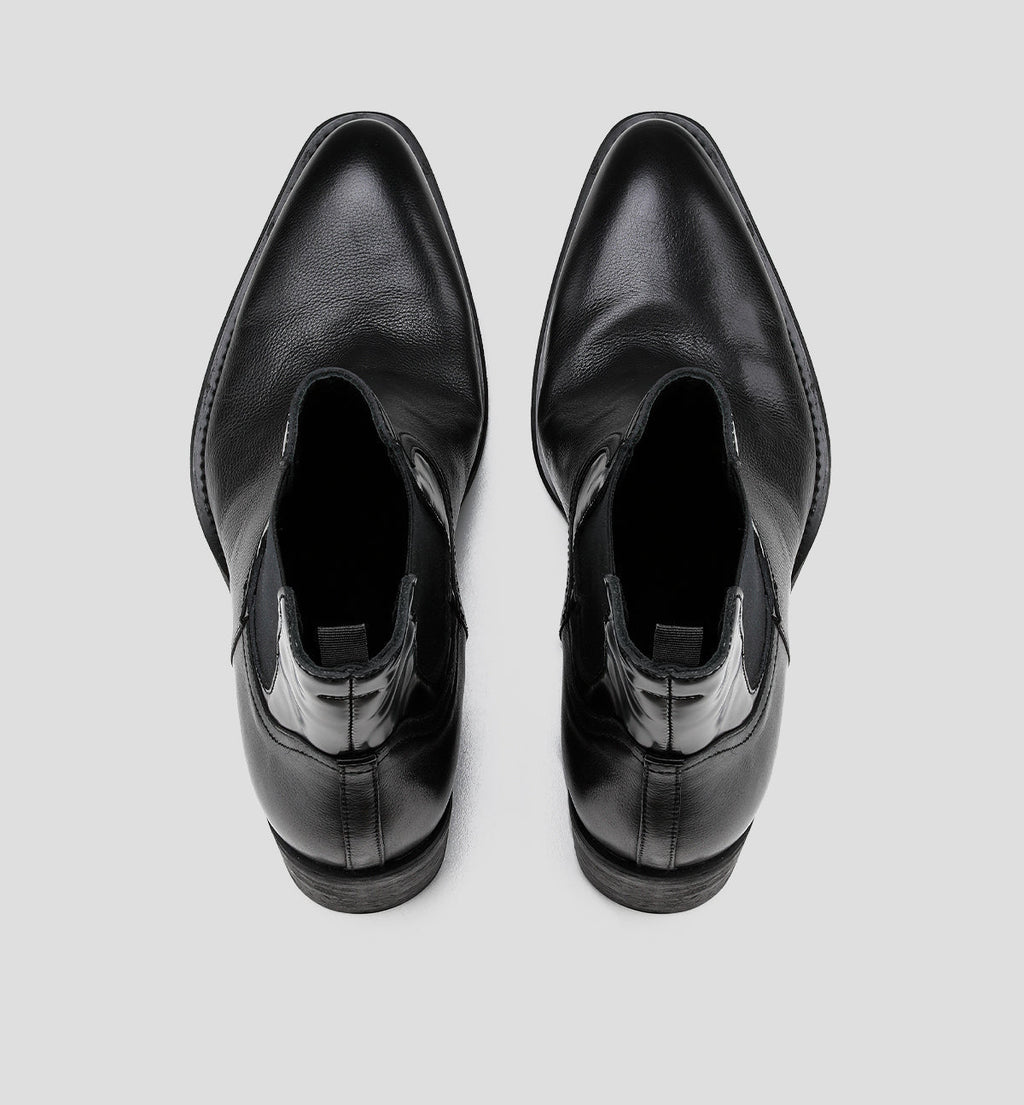 Pointed-toe Cowhide Upturned Toe Wizard Chelsea Boots