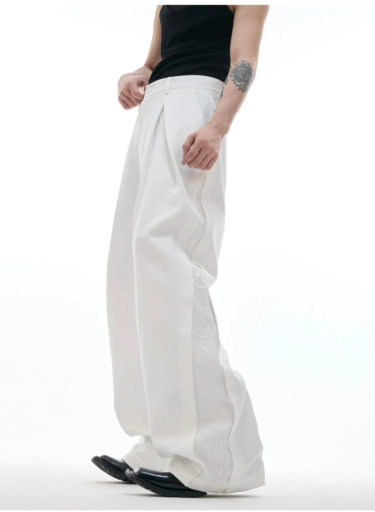 【25s Jun.】Palace Embroidery Pattern Trousers