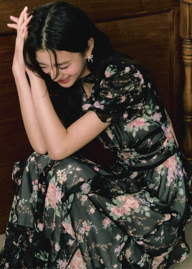 Floral v-neck chiffon dress