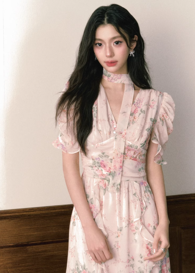 Floral v-neck chiffon dress