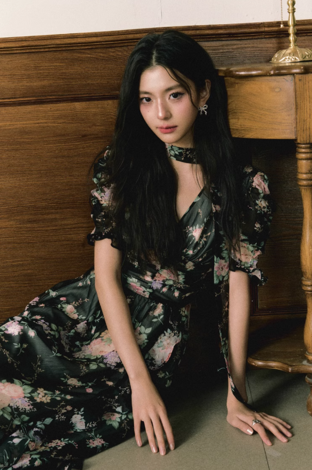 Floral v-neck chiffon dress