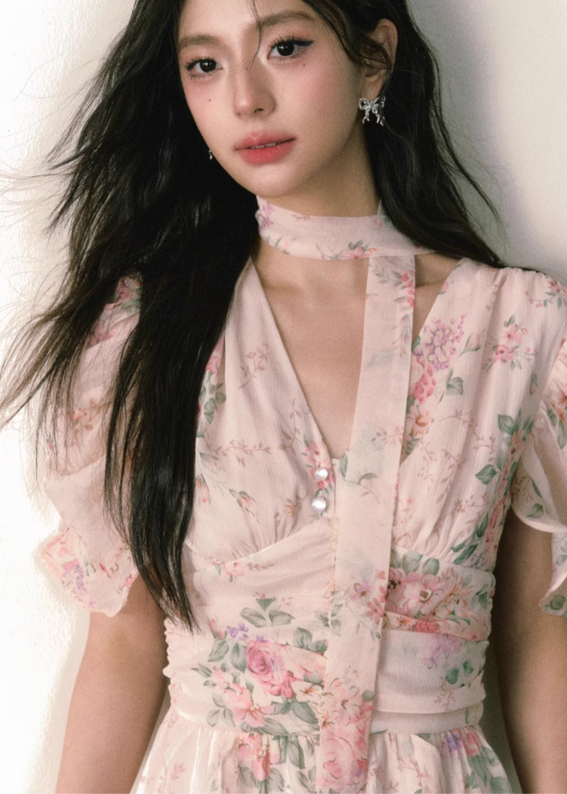 Floral v-neck chiffon dress