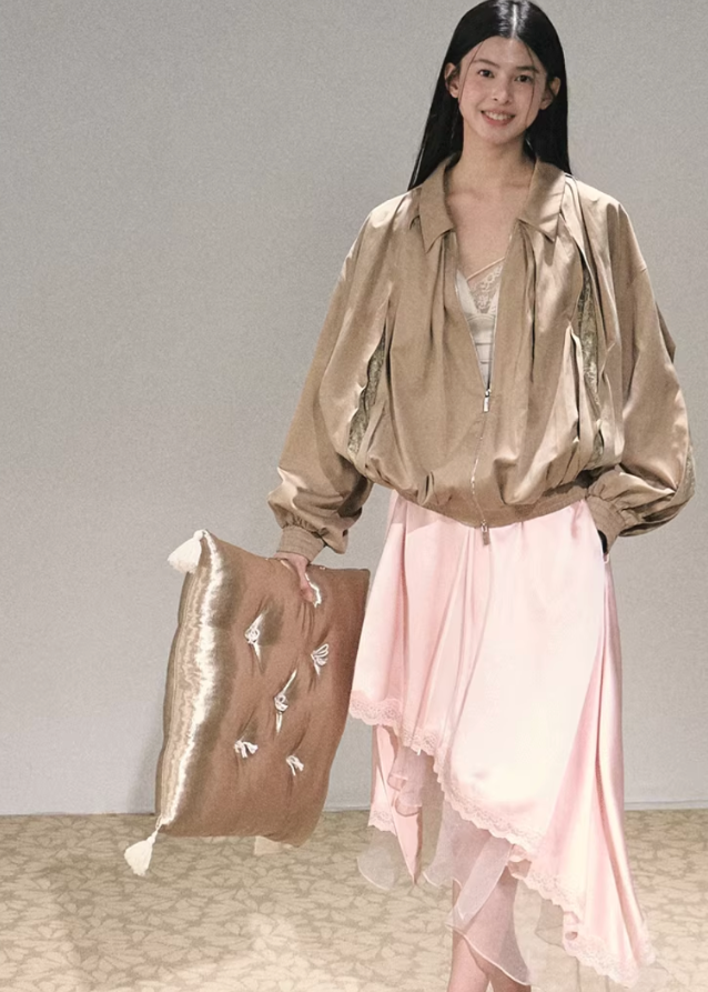 Ethereal Glow Bomber