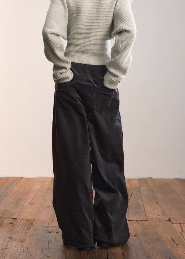 Dust Phase Pleated Pants