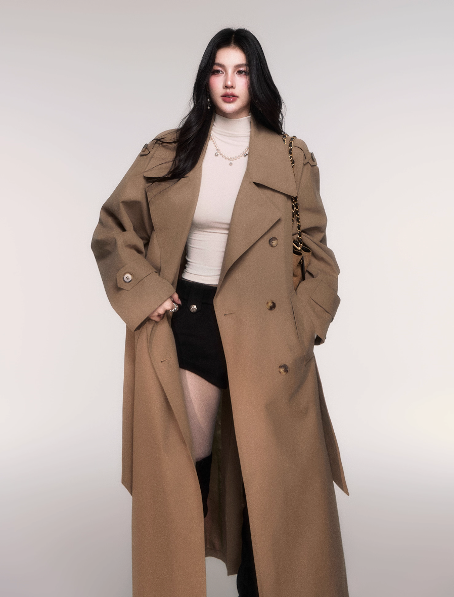 Minimal Curve High-Neck Long Sleeve