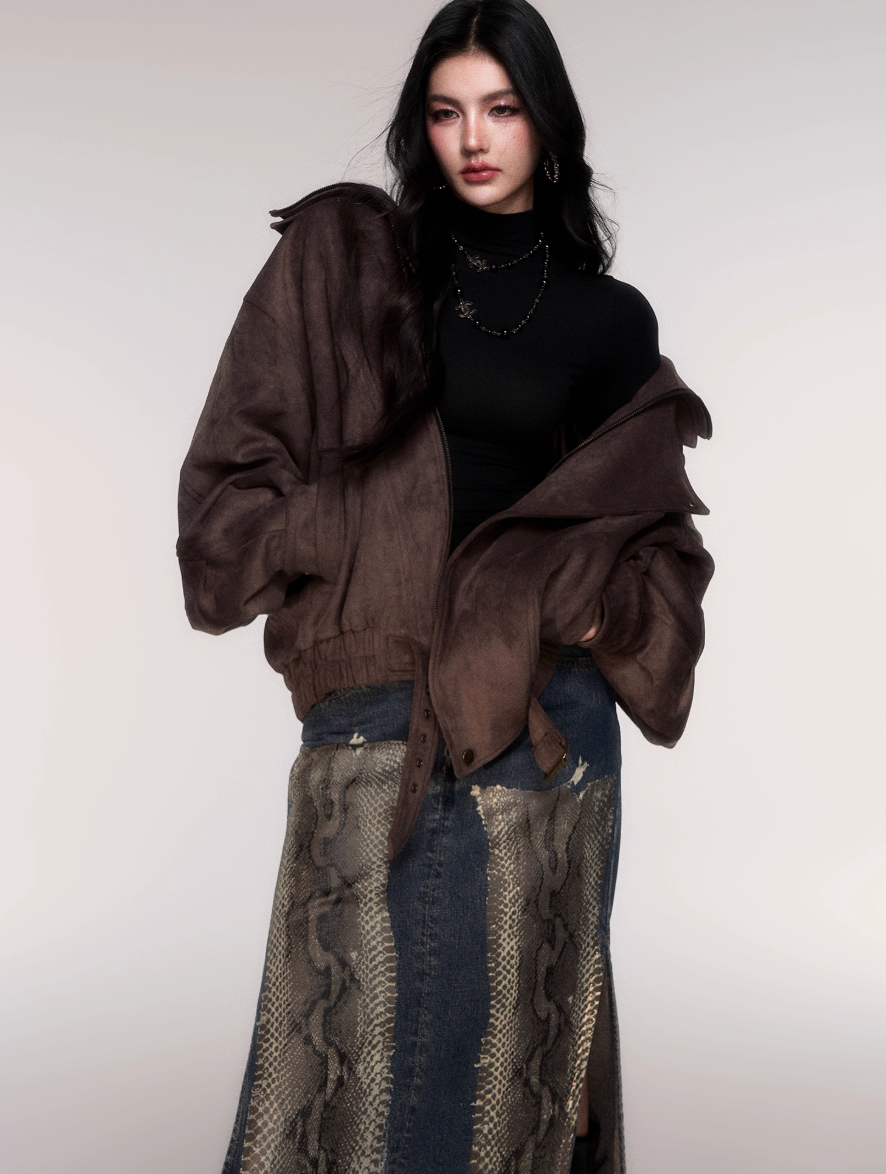 Minimal Curve High-Neck Long Sleeve
