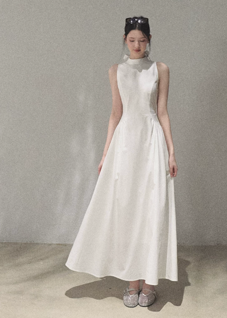Vanilla-Scented Spring Halter Dress