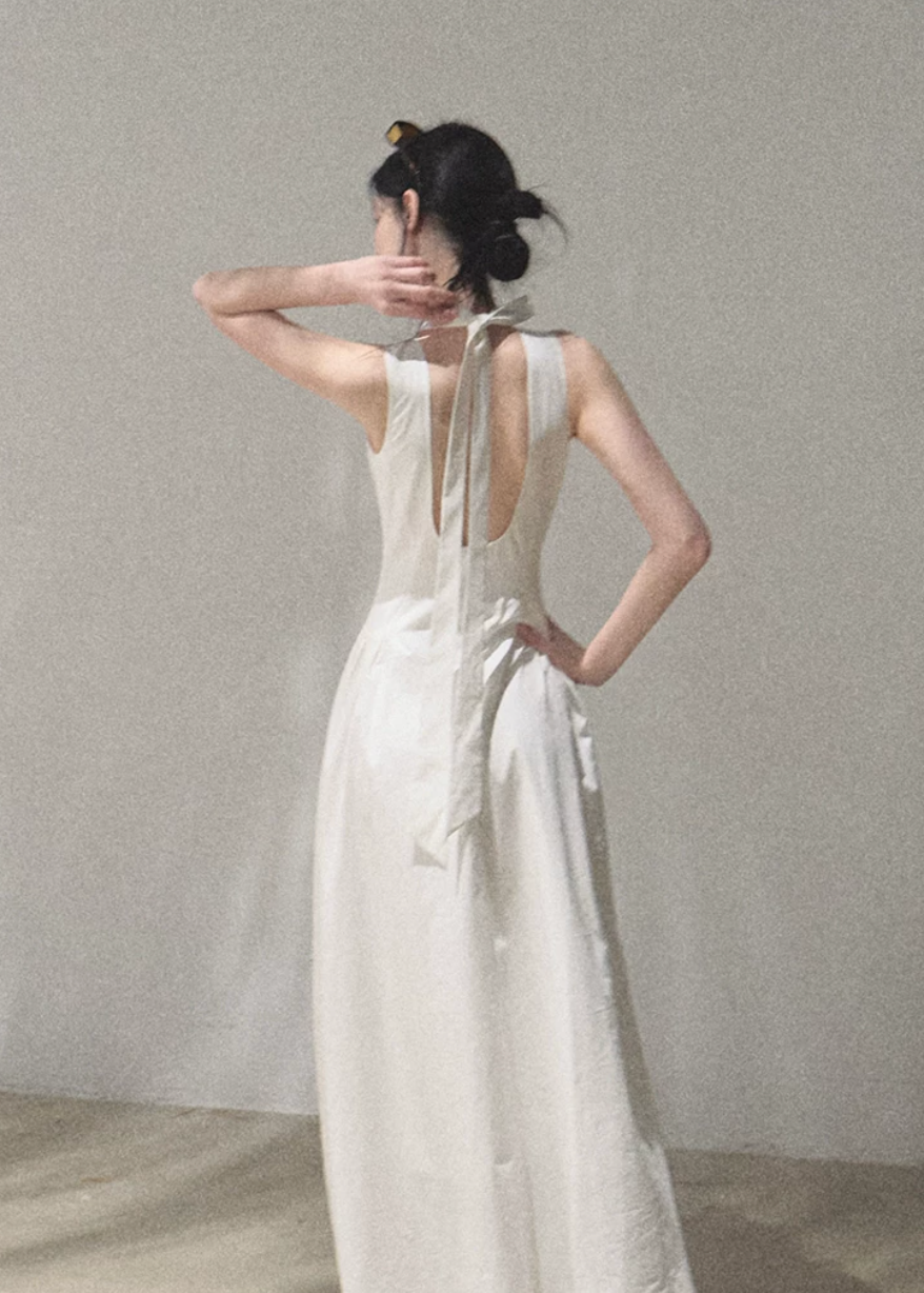 Vanilla-Scented Spring Halter Dress