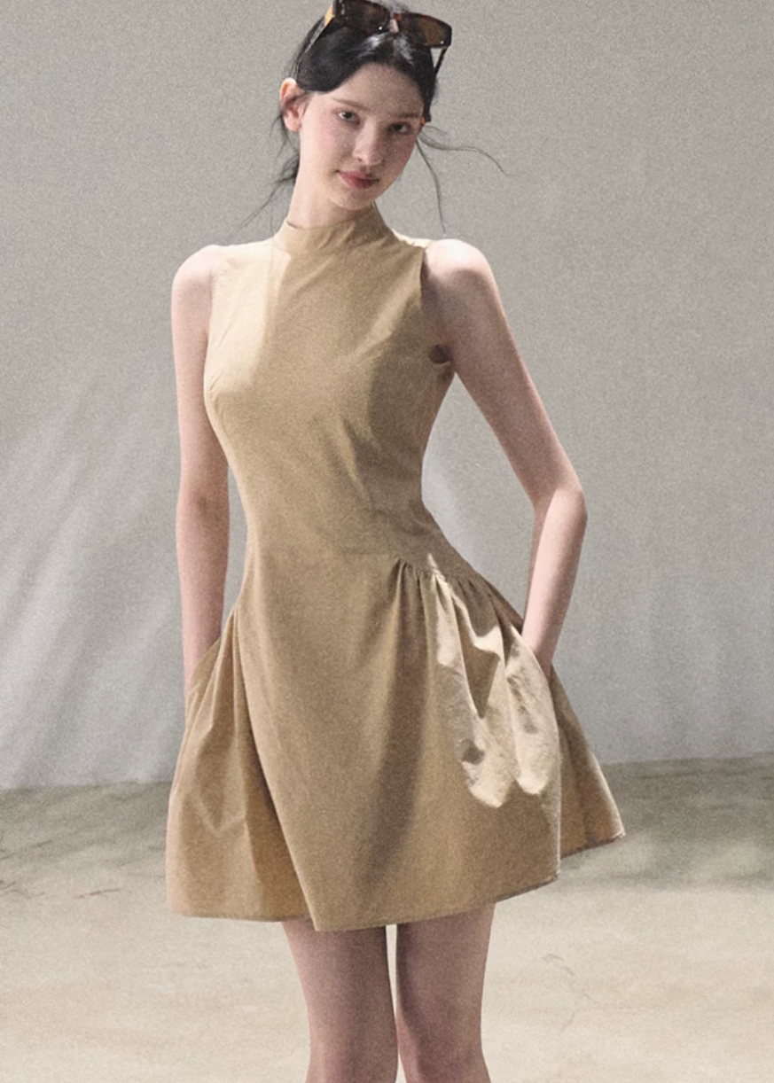 Vanilla-Scented Spring Halter Dress