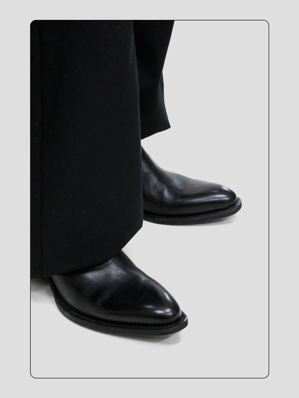 Pointed-toe Cowhide Upturned Toe Wizard Chelsea Boots