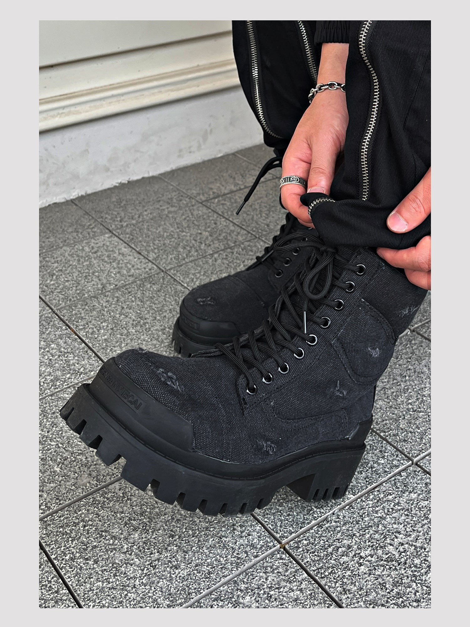Retro Distressed Platform Martin Boots