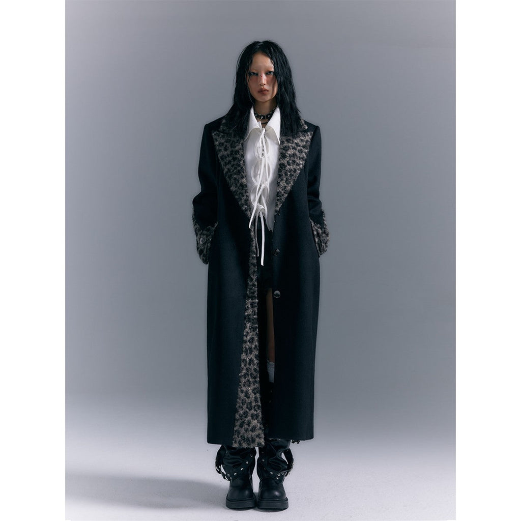 Shoulder pad coat jacket