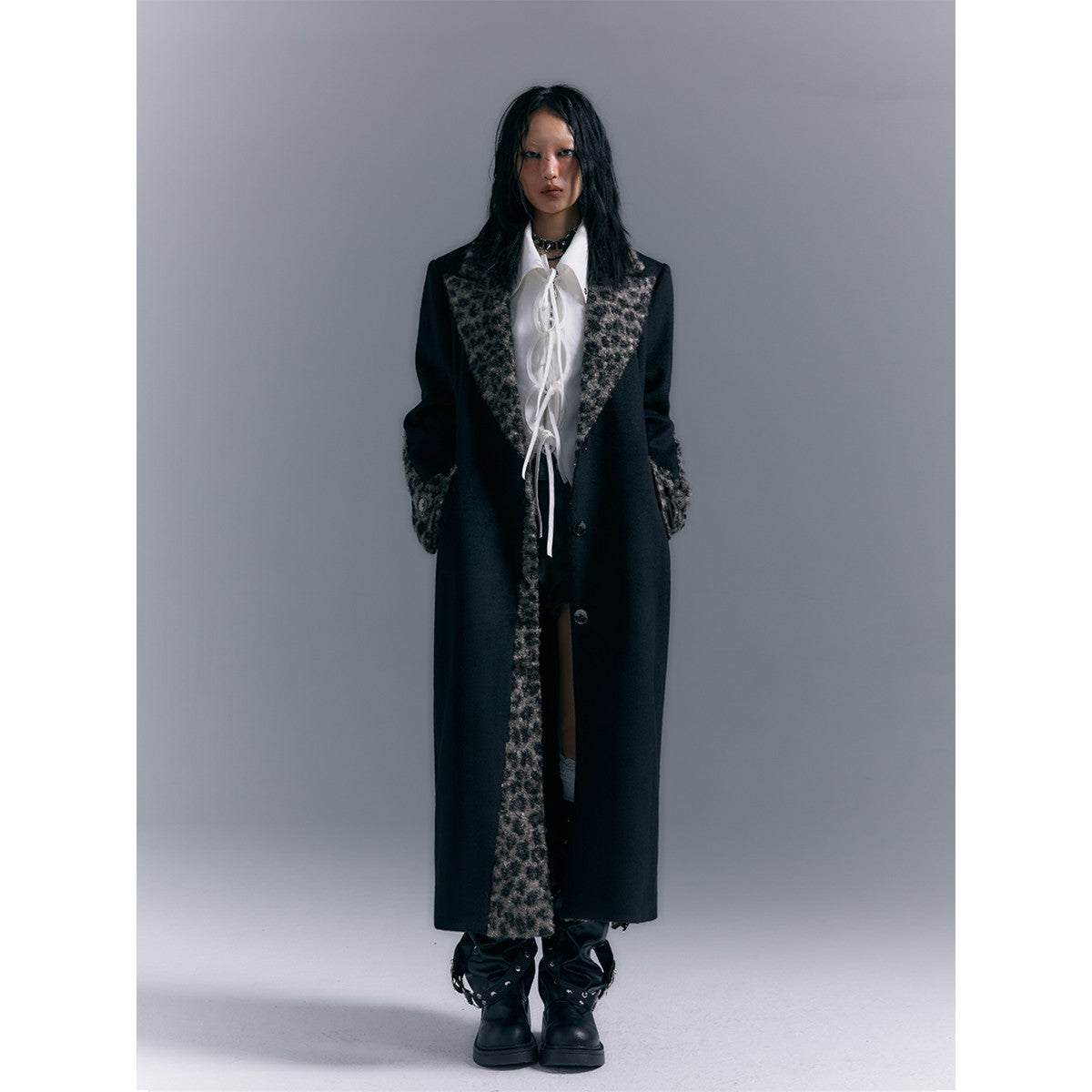 Shoulder pad coat jacket