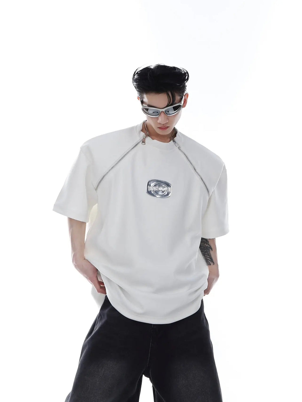 【25s Apr.】Shoulder Pad Round Neck T-shirt with Zipped
