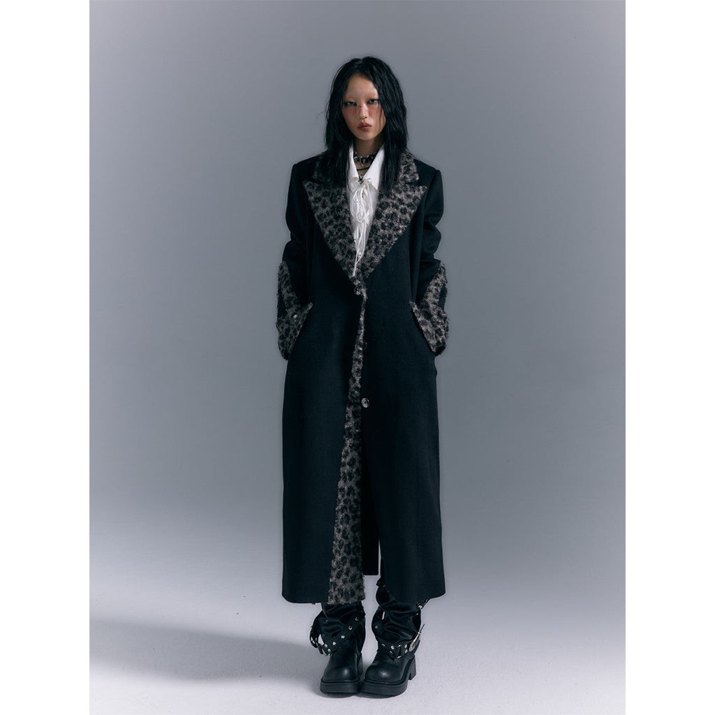 Shoulder pad coat jacket