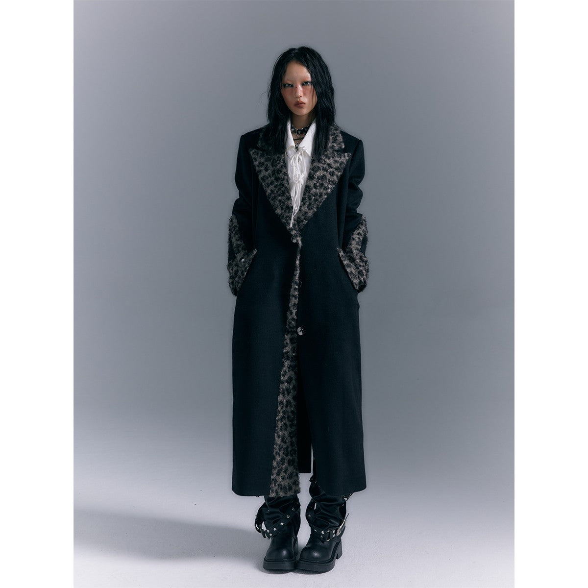 Shoulder pad coat jacket