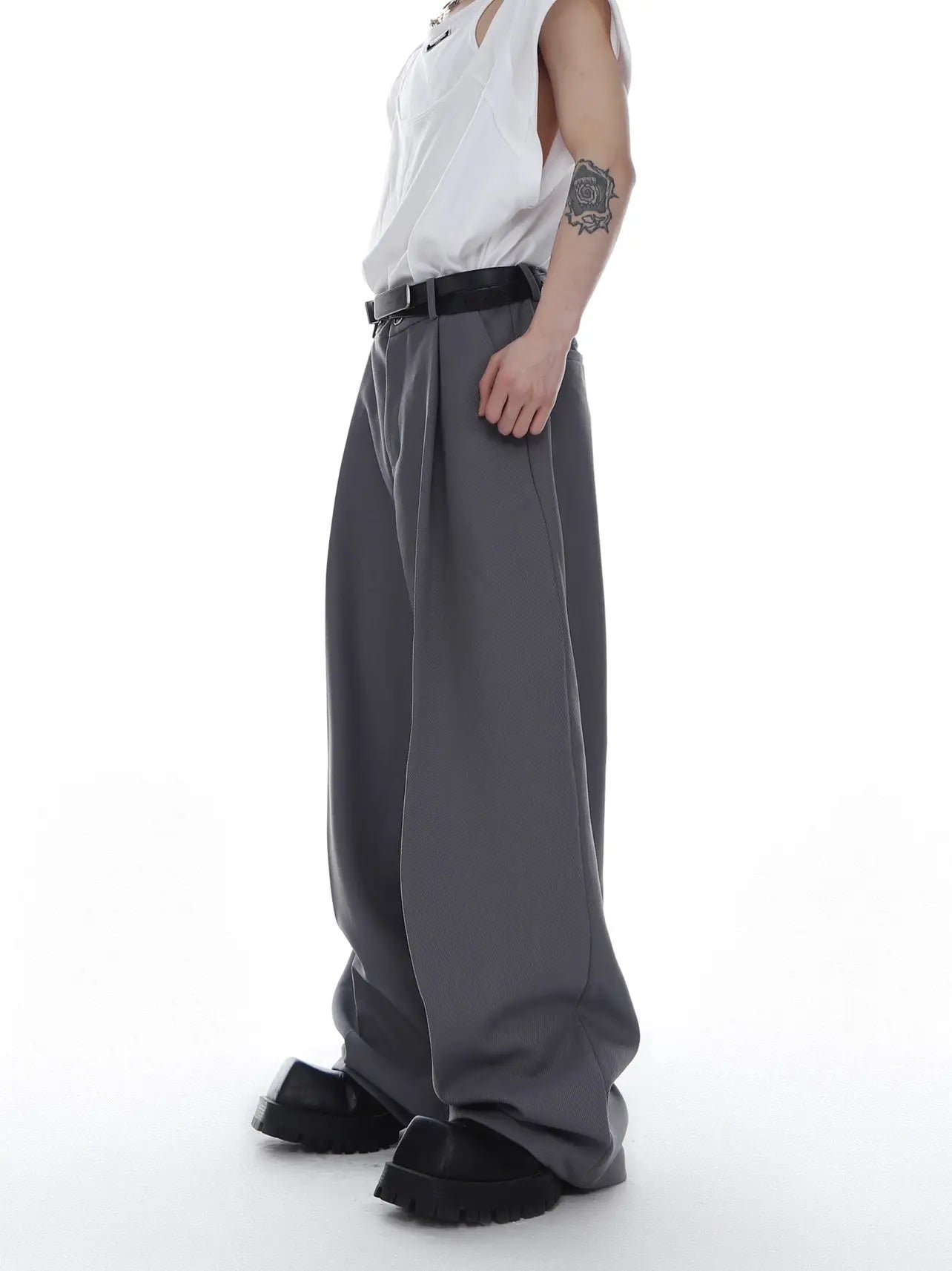 【25s Mar.】Loose-fitting Twill Trousers