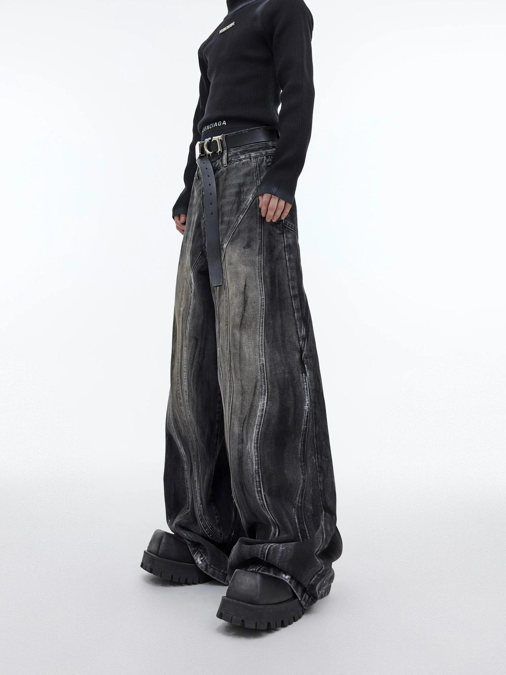 【25s Mar.】Hand-painted Design Baggy Jeans