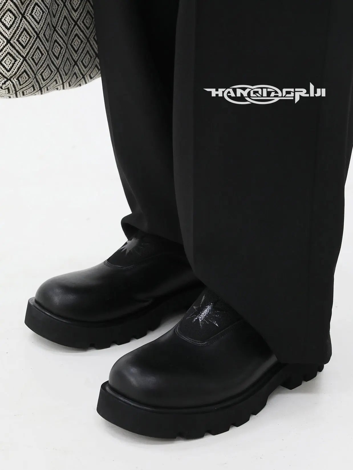 【New】Black Half Platform Shoes