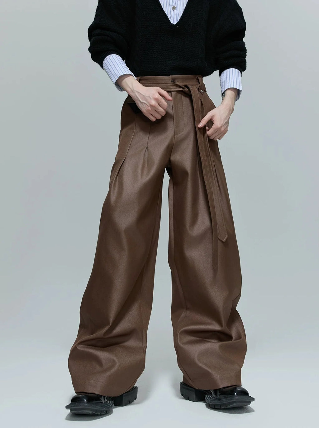 【25s Oct.】High-rise Smooth Fabric Pleated Trousers