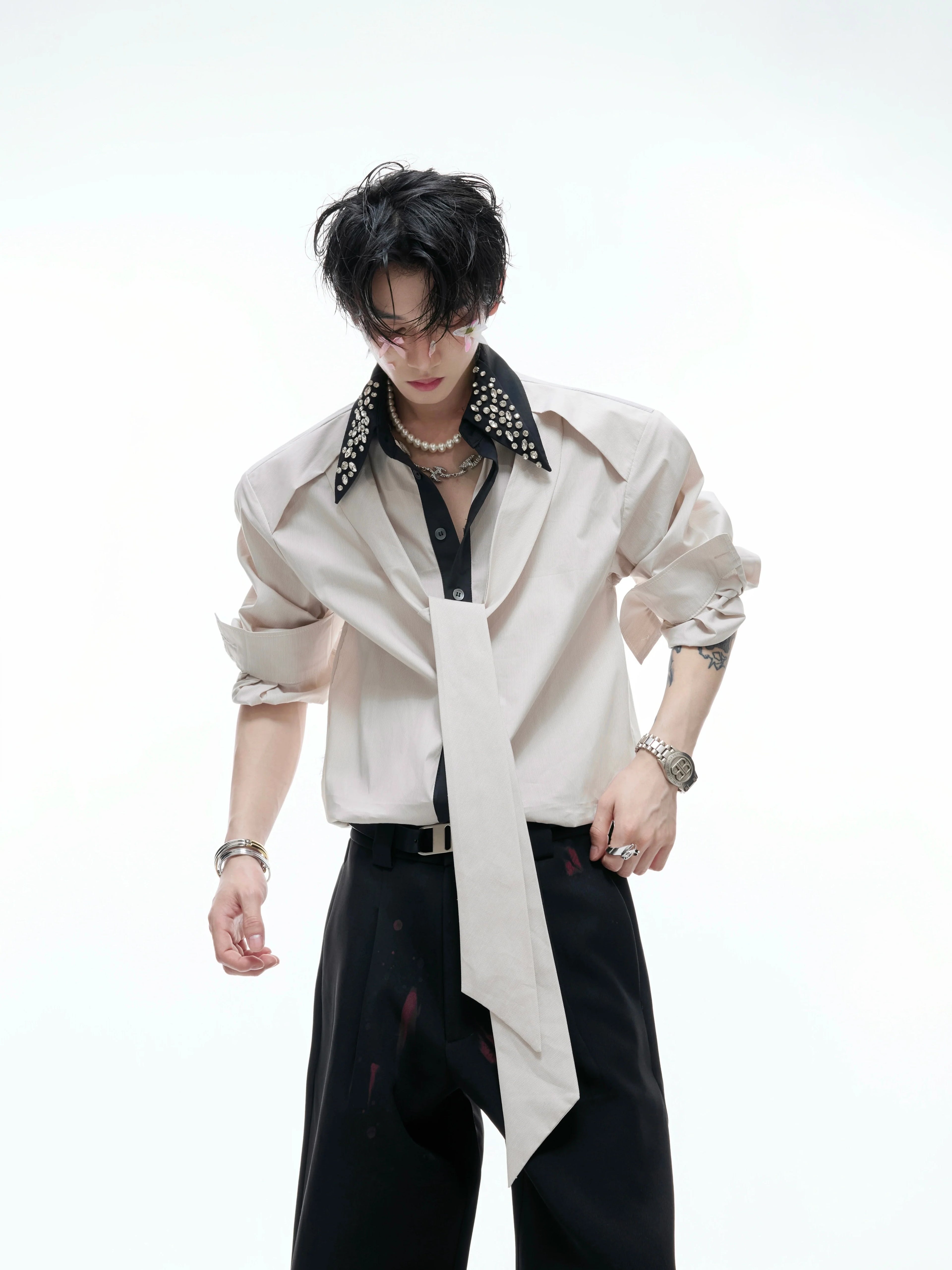 【25s Aug.】Diamond-embellished Ribbon-trimmed Shirt