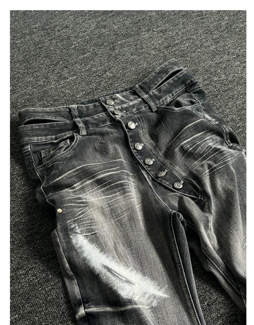 【26s Jan.】Blade-Washed Curved Fit Stretch Denim Jeans