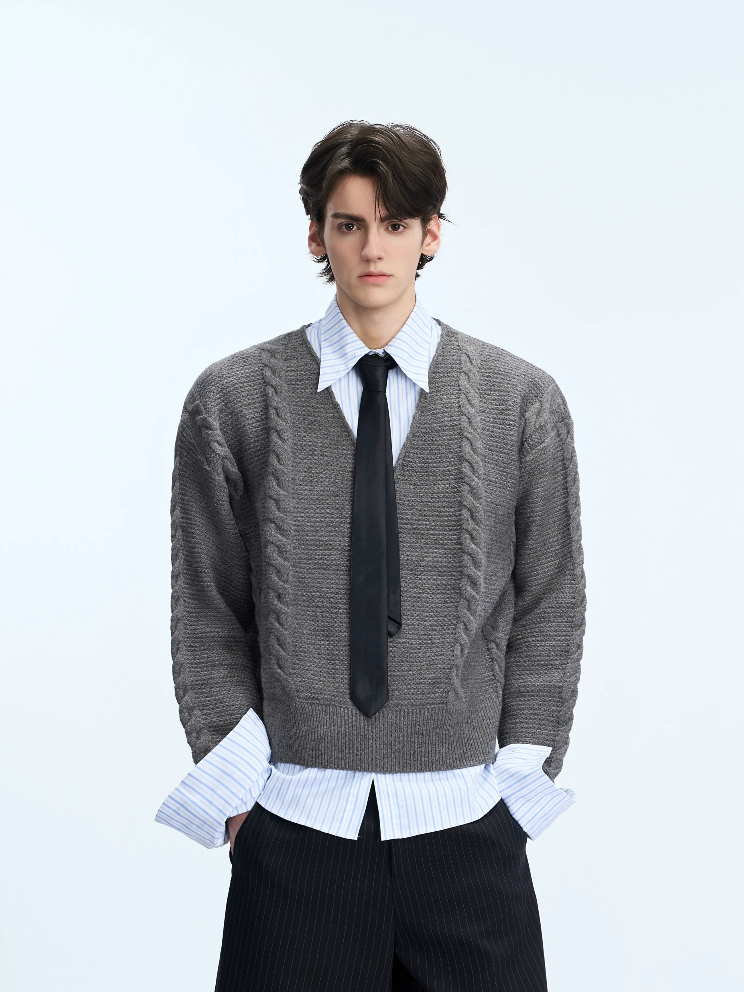 【25s Oct.】Shirt-paneled Button-down V-neck Sweater