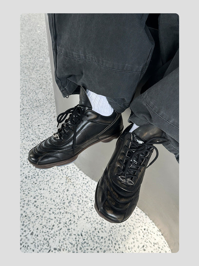 Retro-style Versatile Leather Soccer Shoes Hover Image