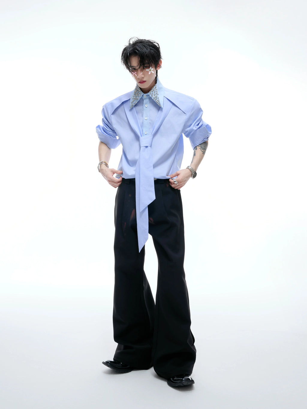 【25s Aug.】Diamond-embellished Ribbon-trimmed Shirt