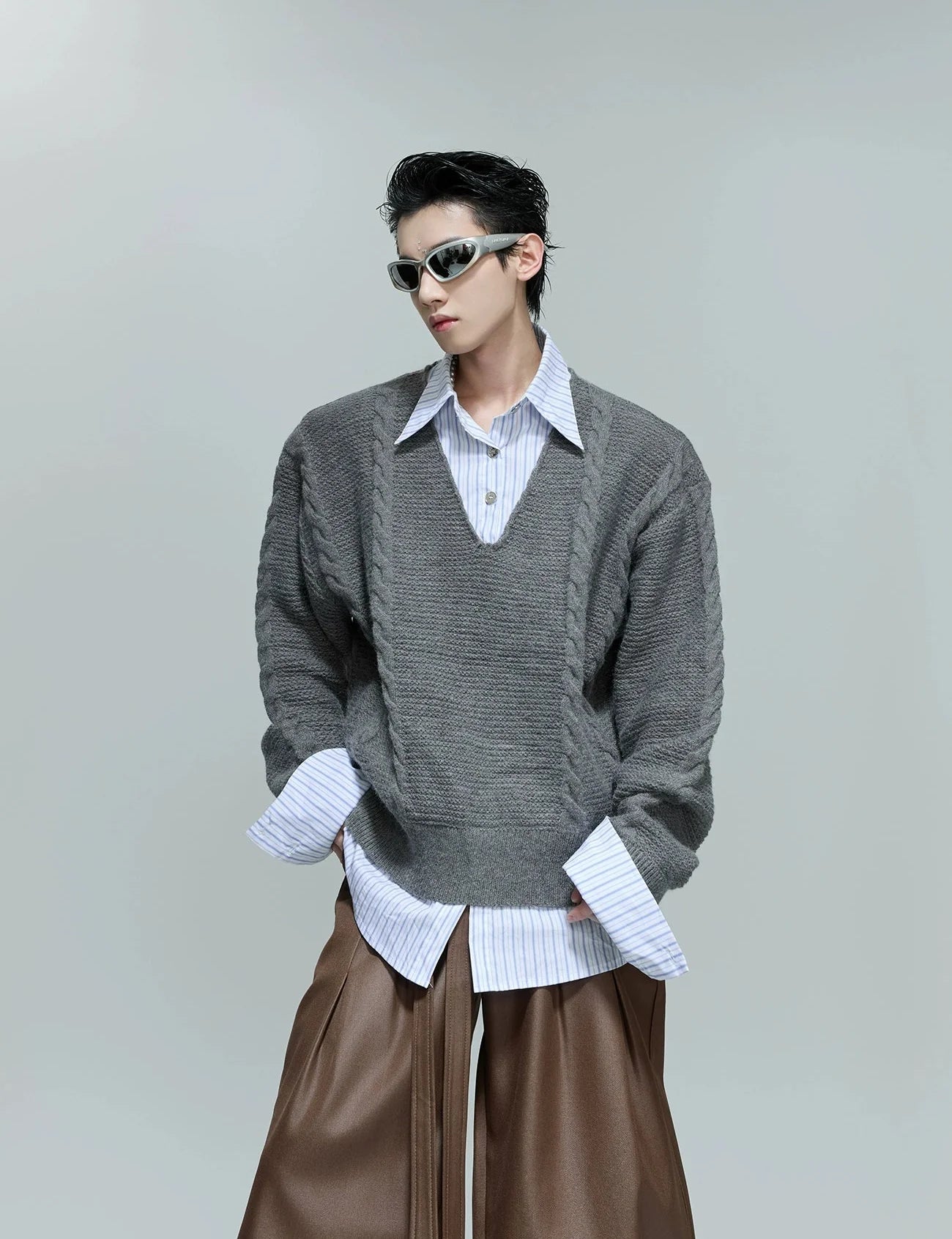 【25s Oct.】Shirt-paneled Button-down V-neck Sweater