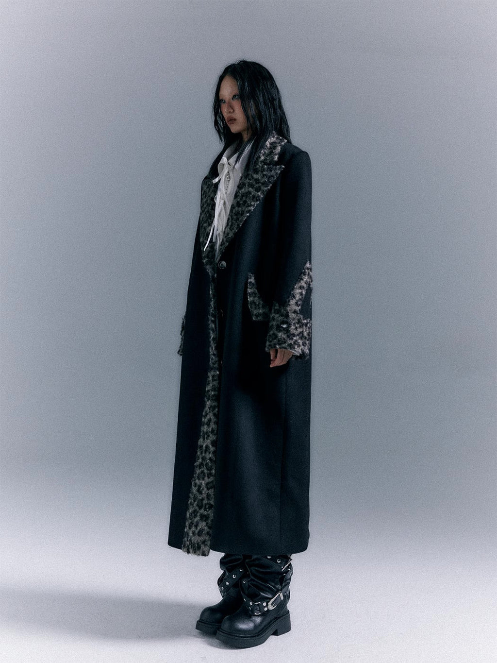 Shoulder pad coat jacket