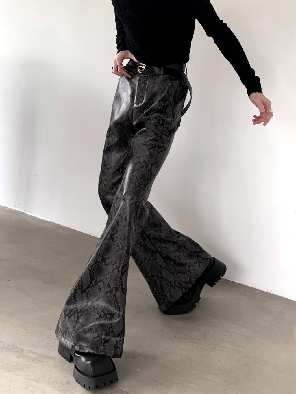 【25s Apr.】Retro High Waist Snakeskin Pattern Flared Leather Pants