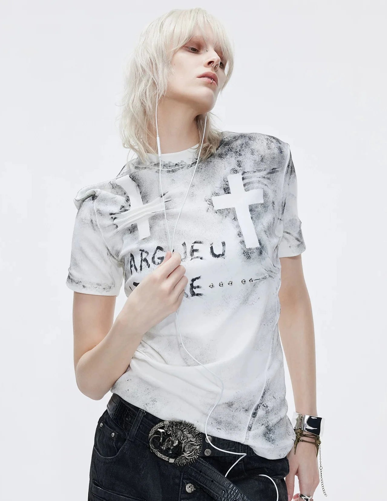 【26s May.】Distressed Cross Studded Slim Tee