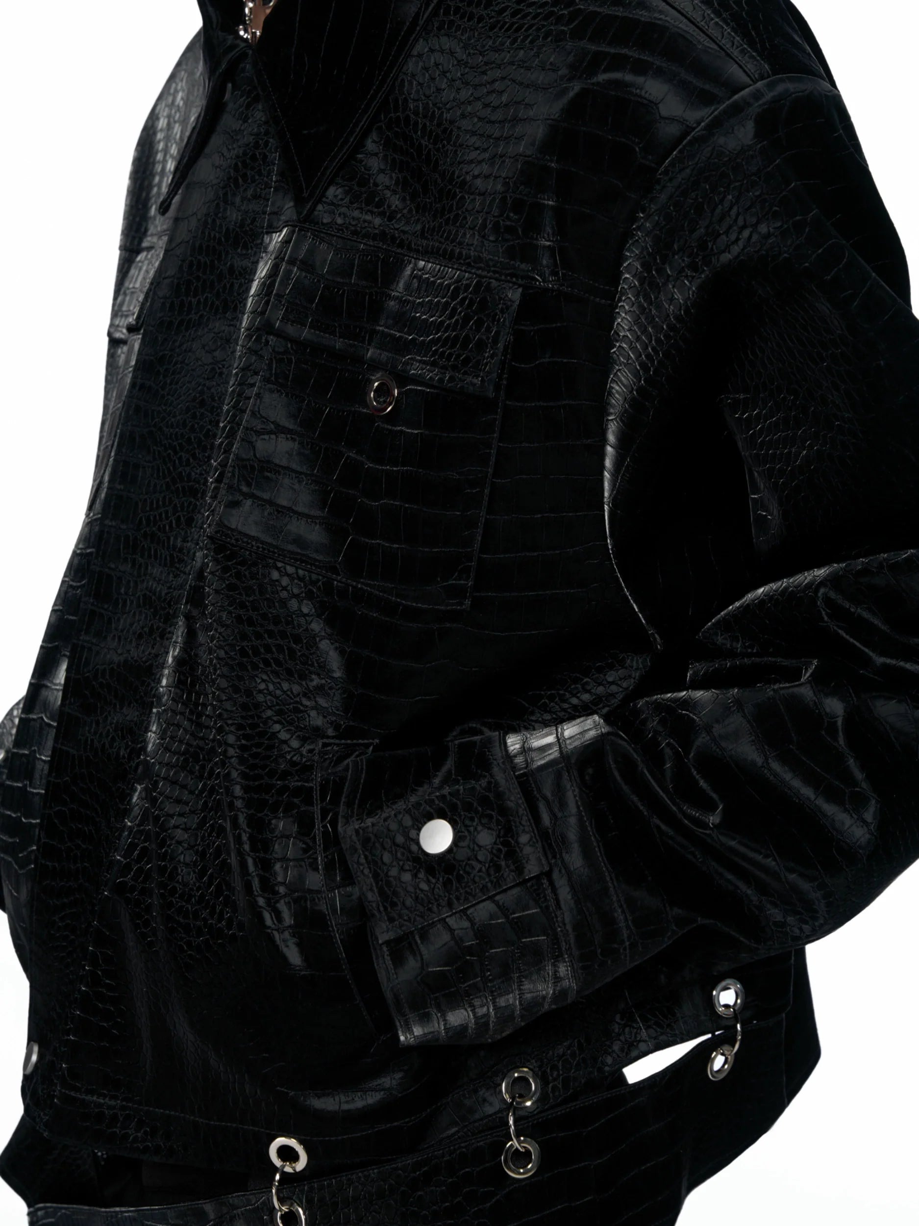 【25s Aug.】Metal-Panel Cropped Croc Leather Jacket