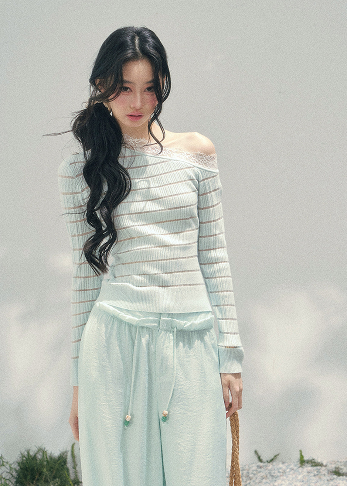 Regard Doux Asymmetric Knit