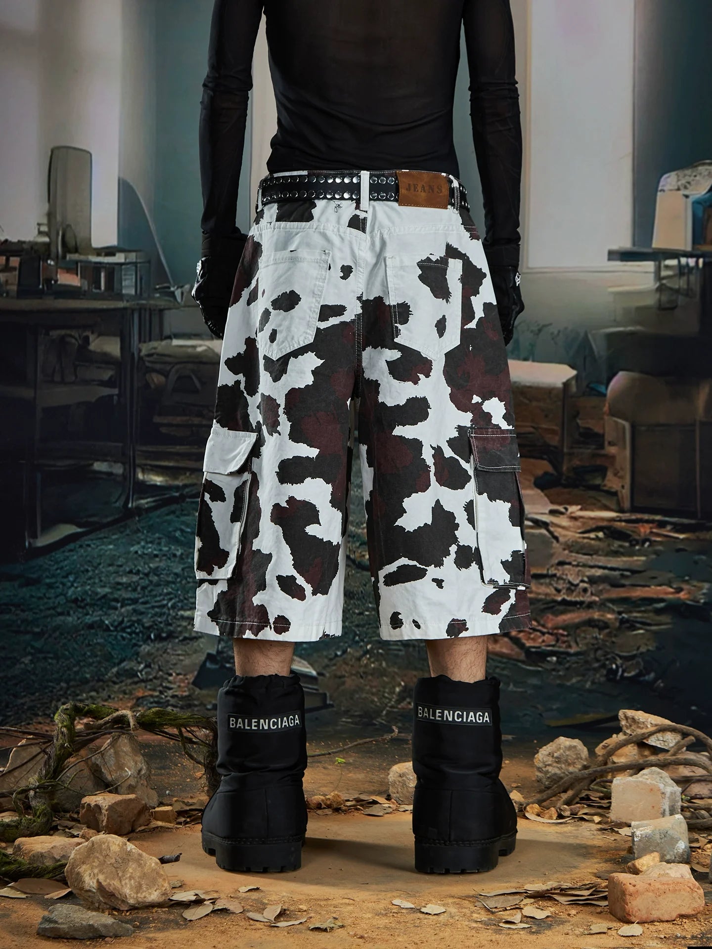 【25s Aug.】Deconstructed Patchwork Cargo Cow-Print Cropped Pants