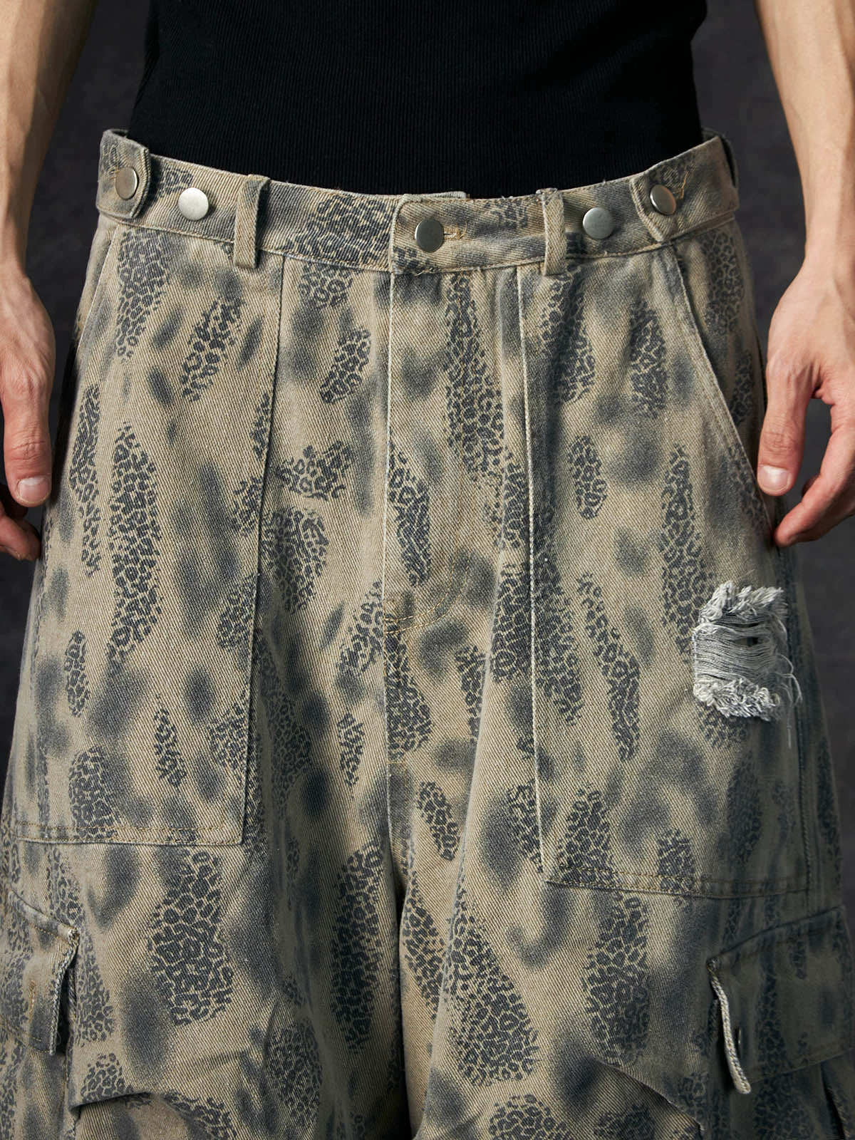 【25s Jun.】Leopard Print Ripped Pocket Cropped Pants