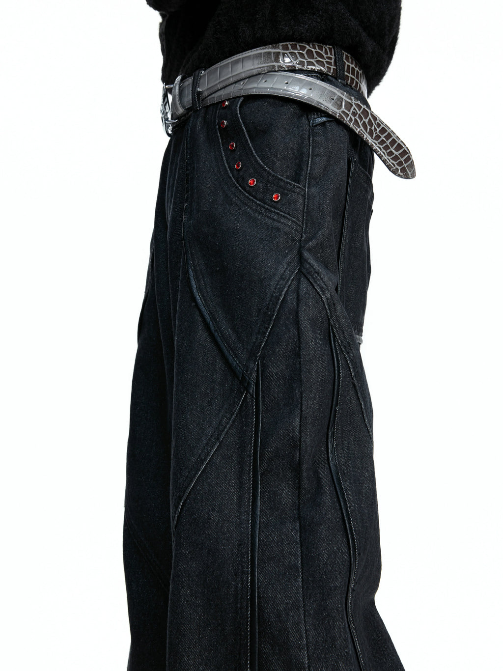 【26s Jan.】Vintage Red Diamond Distressed Washed Denim Jeans