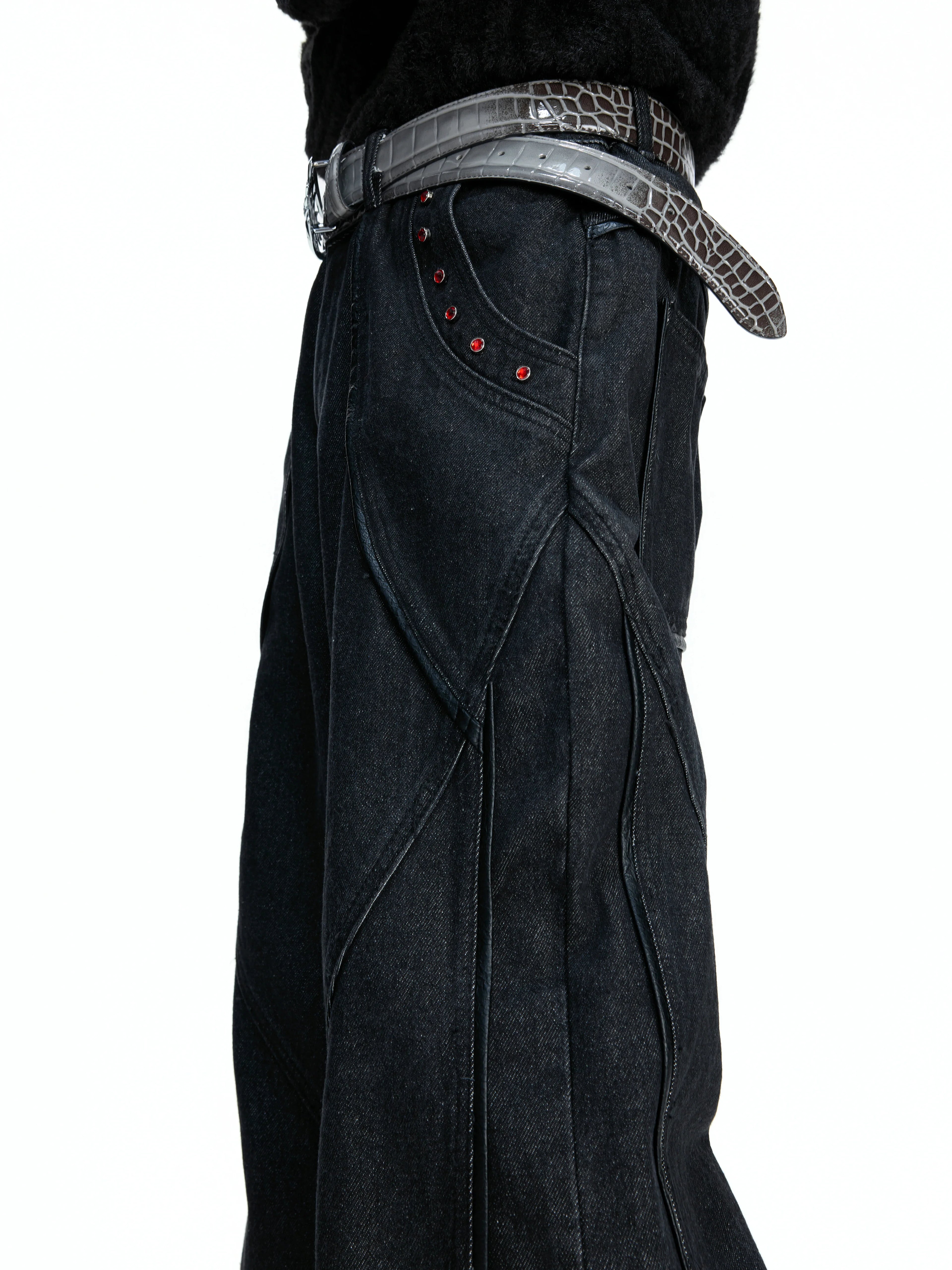 【26s Jan.】Vintage Red Diamond Distressed Washed Denim Jeans