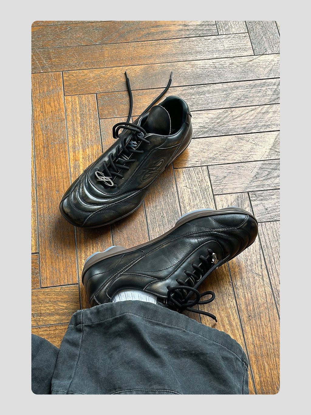 Retro-style Versatile Leather Soccer Shoes