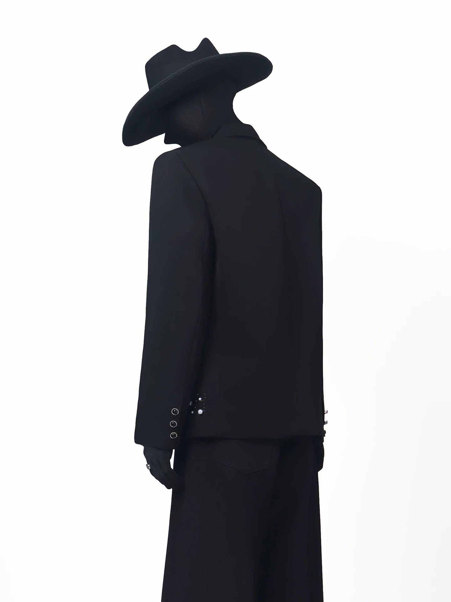 【26s May.】Pearl Embellished Heavy Detail Black Blazer