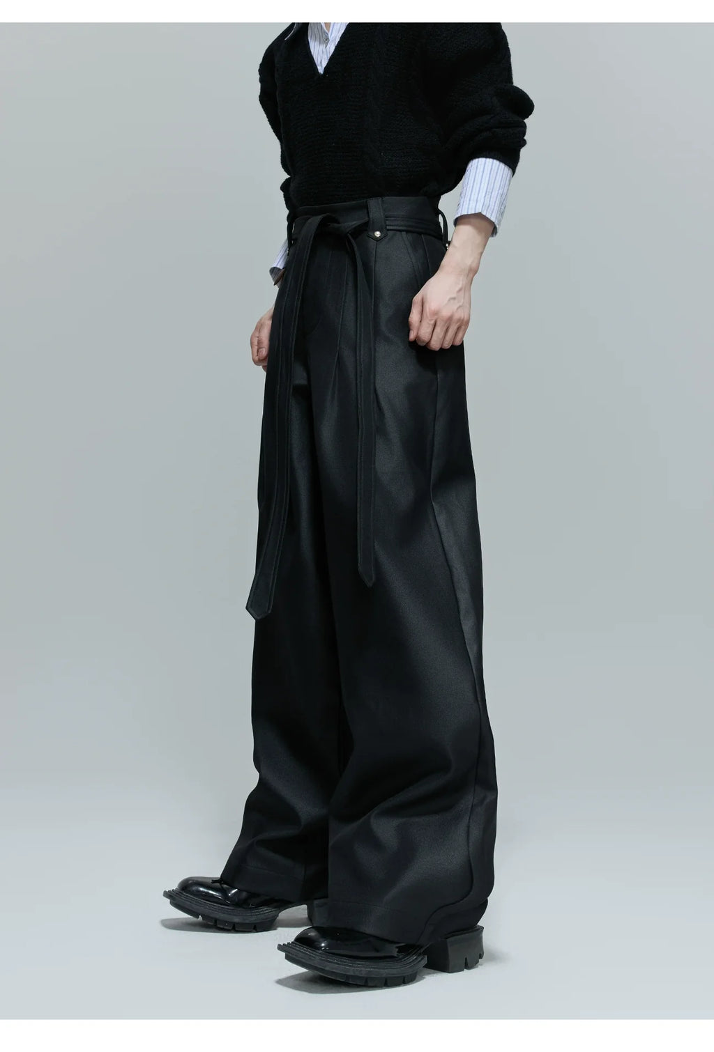 【25s Oct.】High-rise Smooth Fabric Pleated Trousers