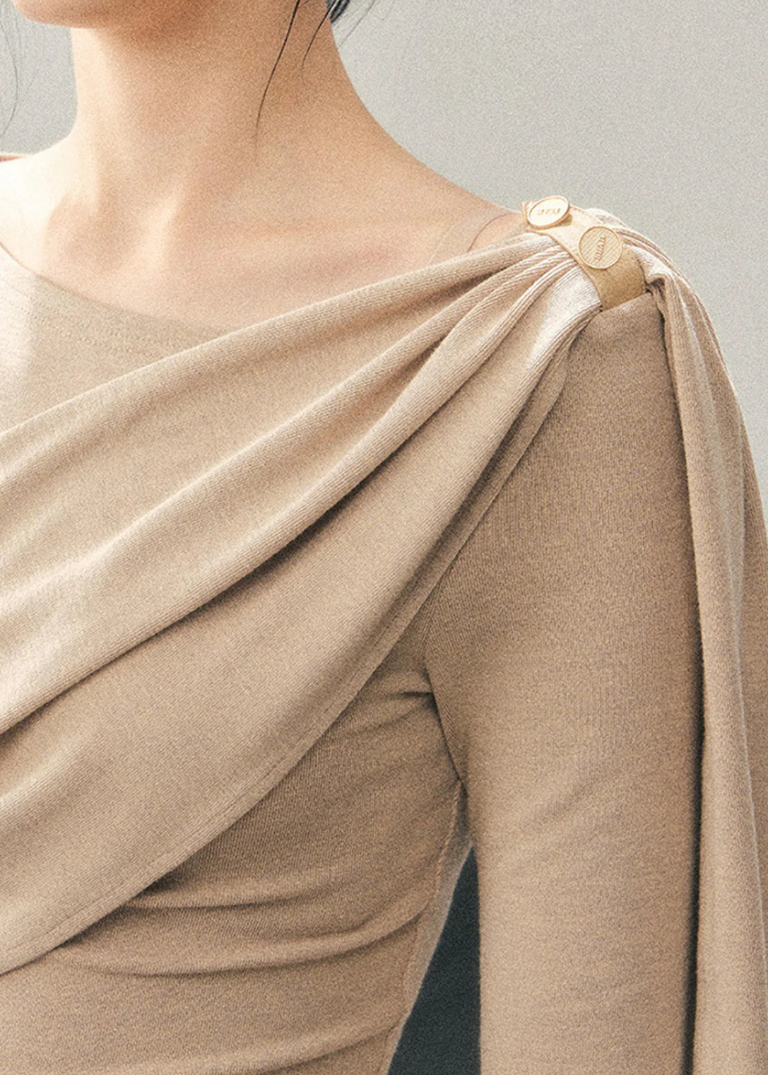 Windlight Drape Top