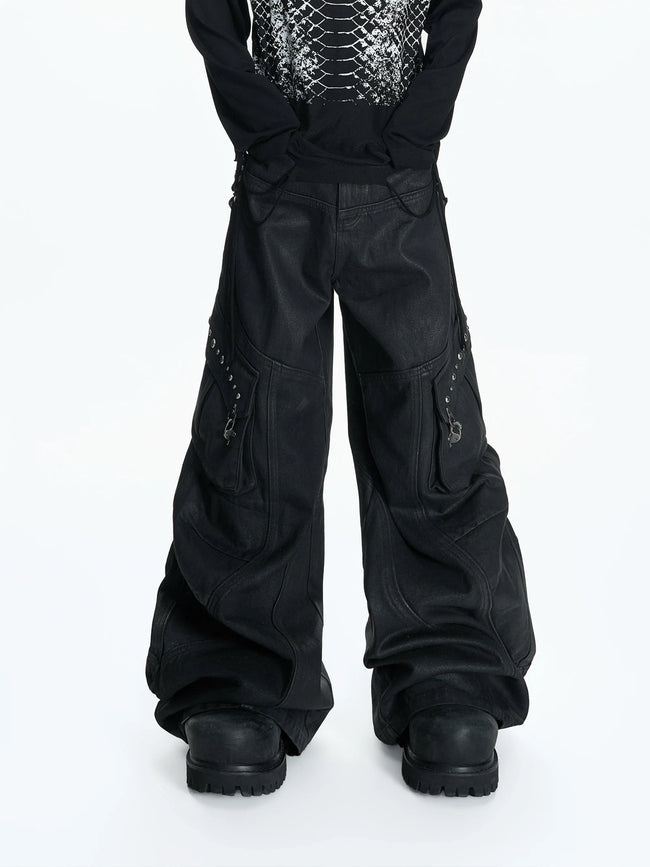 【26s Mar.】Waxed Curved Cargo Denim Pants Hover Image