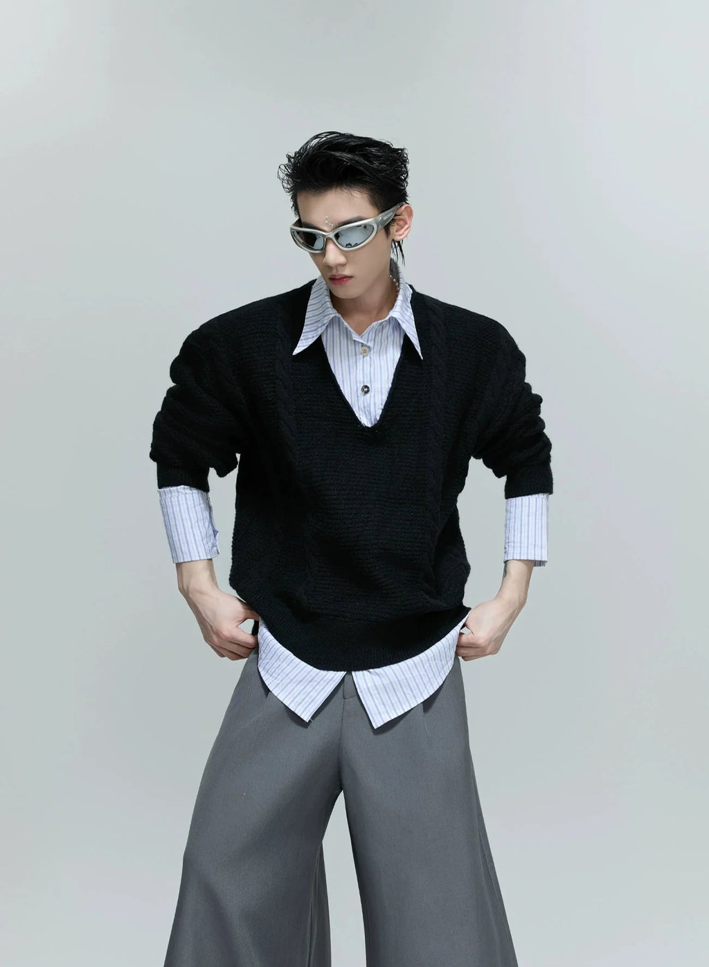 【25s Oct.】Shirt-paneled Button-down V-neck Sweater