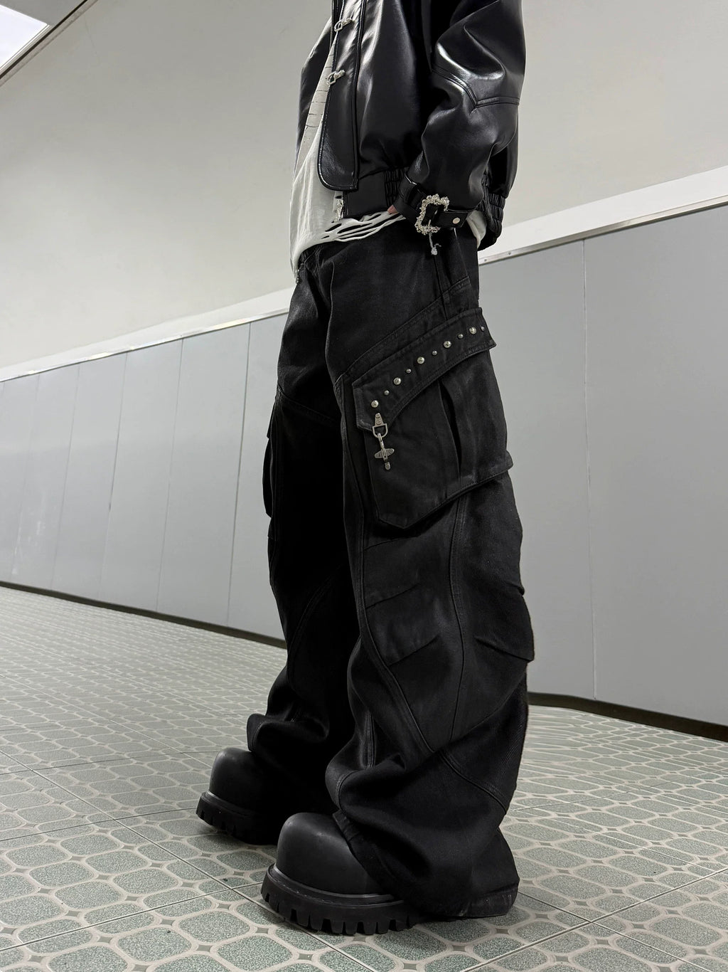 【26s Mar.】Waxed Curved Cargo Denim Pants